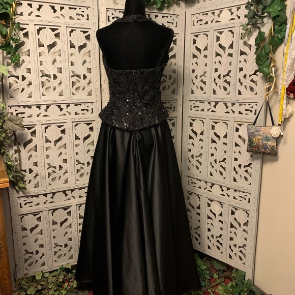 🎩2X HOST PICK🎩 VINTAGE SATIN BLACK SKIRT & ADORNED TOP FORMAL DRESS GOWN - Picture 7 of 11